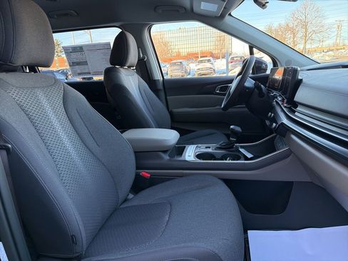 New 2026 Kia Carnival LX FWD image 13
