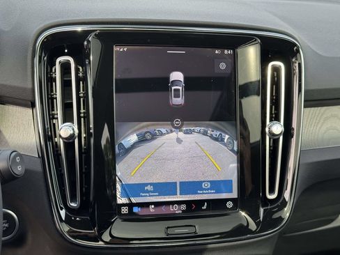 Certified 2023 Volvo XC40 B5 Plus w/ Driver Assist Package AWD/4WD image 29