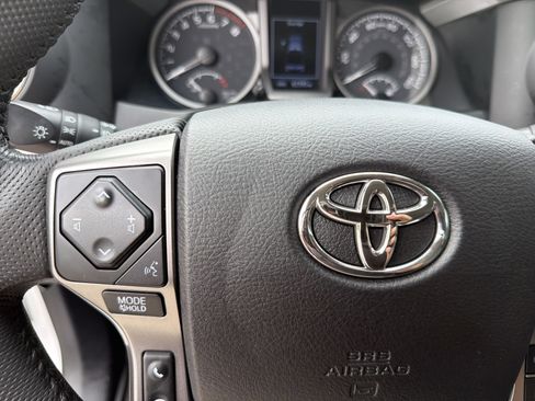 Used 2022 Toyota Tacoma SR5 w/ Technology Package RWD image 27