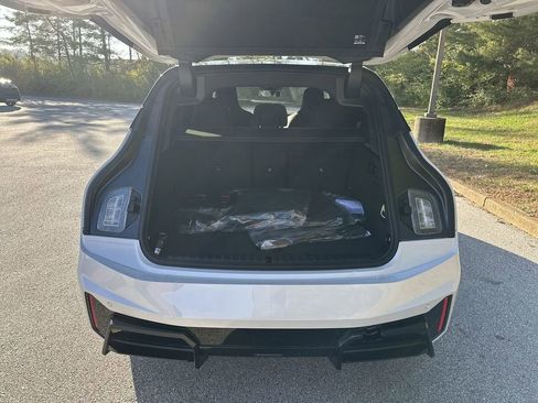New 2026 BMW iX xDrive60 w/ M Sport Package image 23