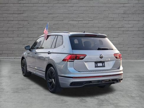 Used 2024 Volkswagen Tiguan SE R-Line FWD image 5