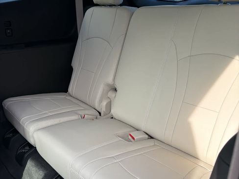 Used 2023 Buick Enclave Essence w/ Sound and Sites Package image 11