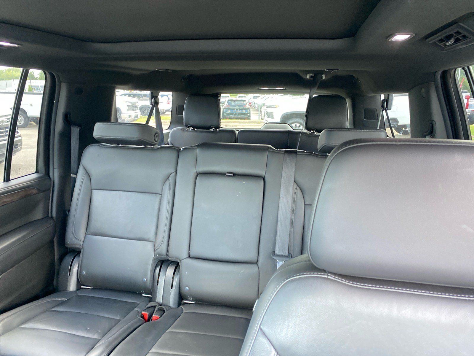 Used 2021 Chevrolet Suburban LT w/ LT Signature Package RWD image 18