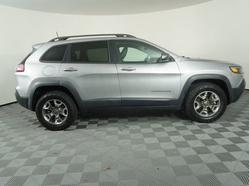 Used 2019 Jeep Cherokee Trailhawk w/ Comfort/Convenience Group AWD/4WD image 8