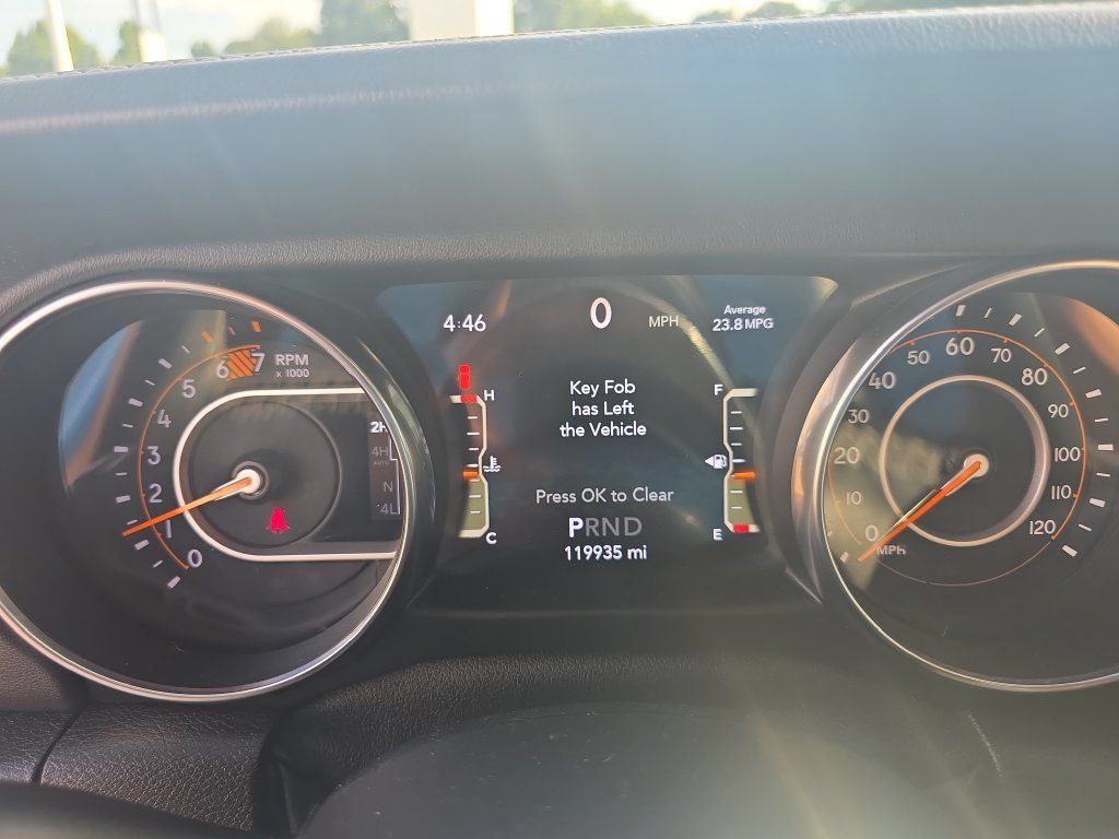 Used 2018 Jeep Wrangler Unlimited Sahara AWD/4WD image 12