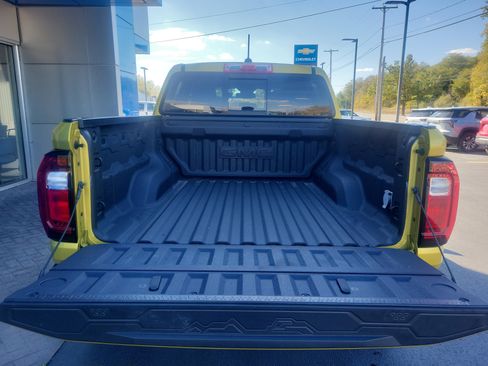 Used 2023 GMC Canyon AT4 w/ AT4 Premium Package image 21