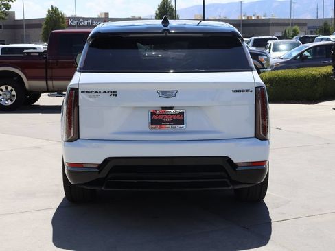 Used 2026 Cadillac Escalade IQ Sport 1 w/ LPO, ONYX Package AWD/4WD image 5
