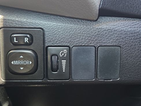 Used 2016 Toyota Corolla LE FWD image 35