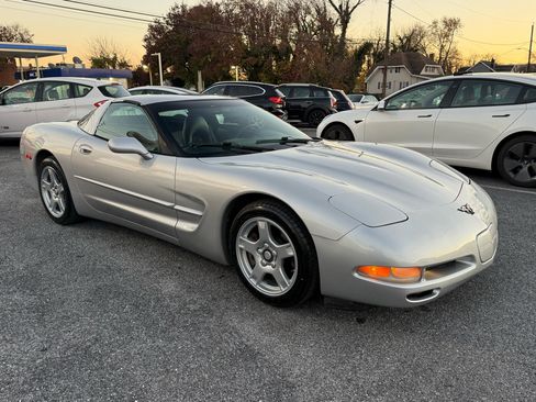 Used 1997 Chevrolet Corvette Coupe w/ Memory Pkg image 20