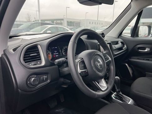 Used 2023 Jeep Renegade Latitude image 9