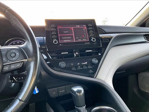 Used 2021 Toyota Camry SE image 18