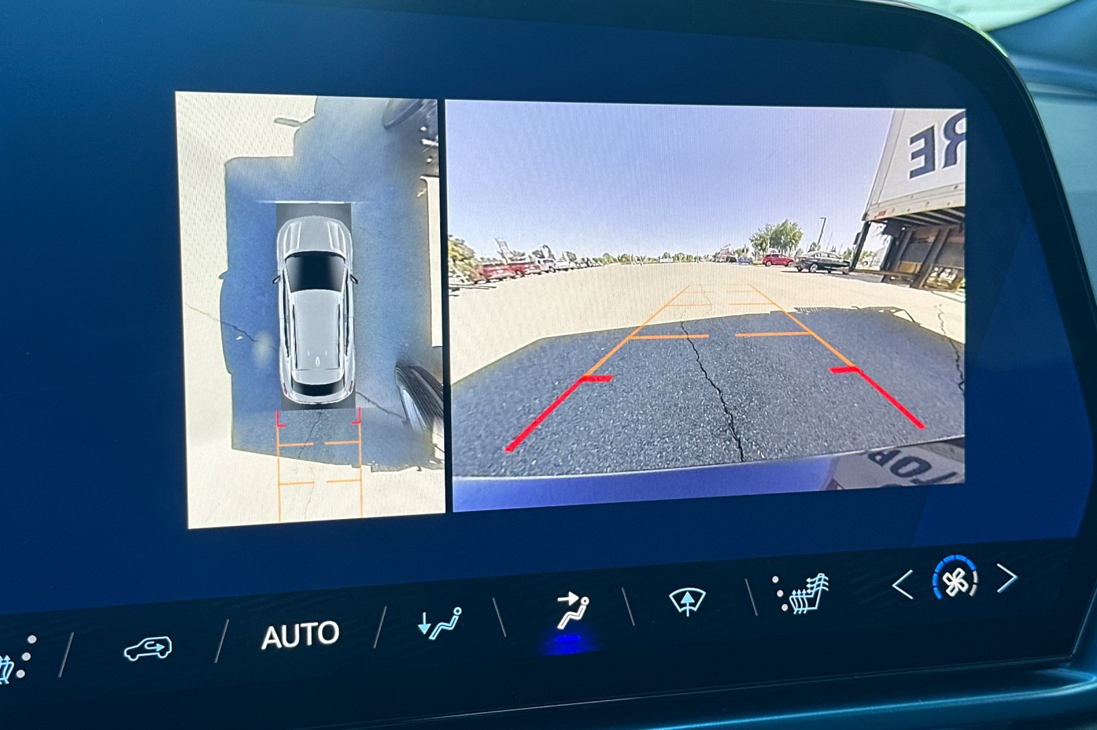 Used 2024 Chevrolet Equinox EV LT w/ LPO, All-Weather Mat Package FWD image 27