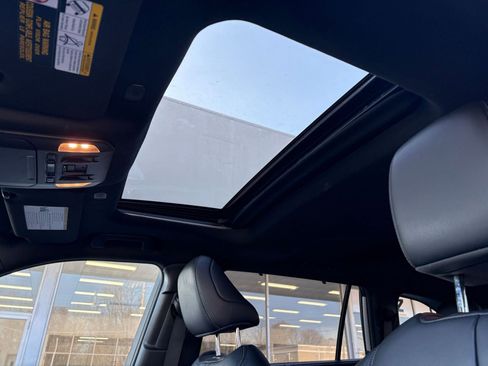 Used 2024 Toyota Highlander XSE image 30