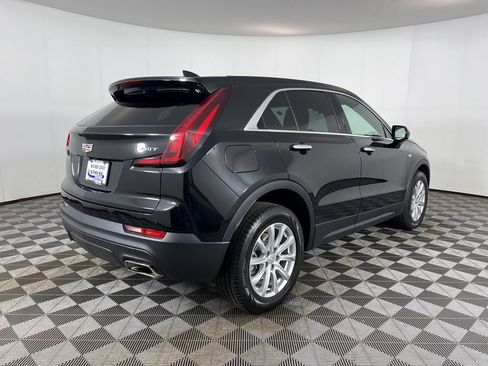 Used 2023 Cadillac XT4 Luxury w/ Cold Weather Package FWD image 7