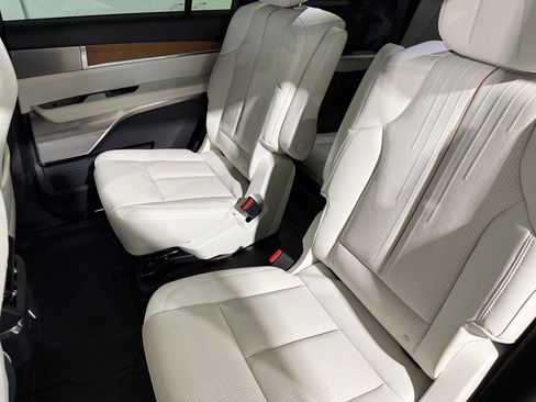 New 2026 Cadillac Vistiq Luxury w/ LPO, Floor Liner Package AWD/4WD image 41