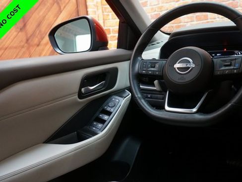 Used 2022 Nissan Rogue SV w/ SV Premium Package image 35