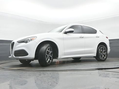 Used 2021 Alfa Romeo Stelvio Ti image 27