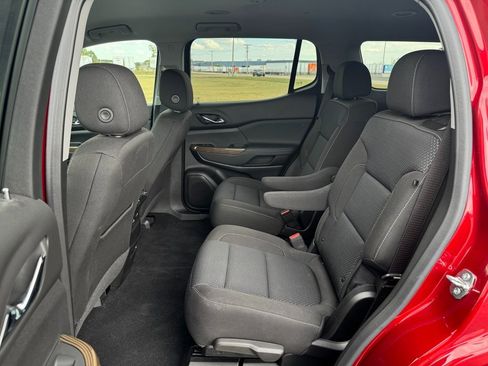 Used 2023 GMC Acadia SLE w/ Driver Convenience Package image 28