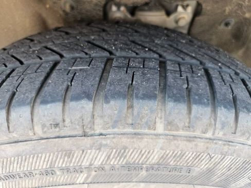 Used 2023 Ford Explorer XLT w/ Equipment Group 202A RWD image 29