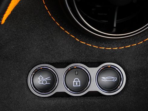 Used 2024 McLaren 750S Spider RWD image 30