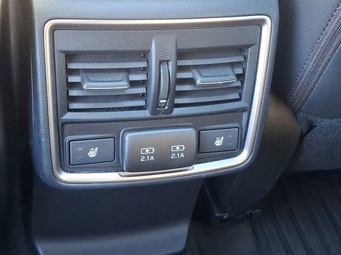 Used 2022 Subaru Forester Touring image 11