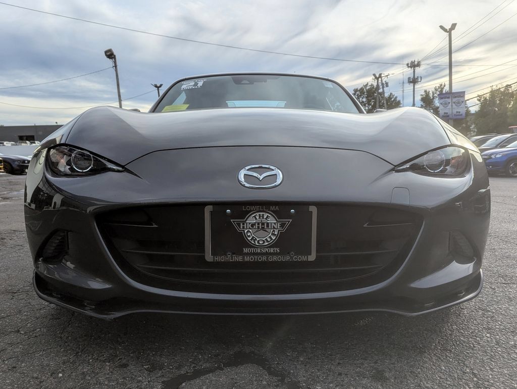 Used 2021 MAZDA MX-5 Miata RF Club RWD image 4