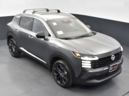 New 2026 Nissan Kicks SR w/ Illumination Package FWD image 44