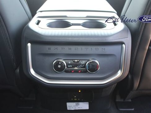 New 2027 Ford Expedition Platinum w/ Stealth Appearance Package RWD image 11