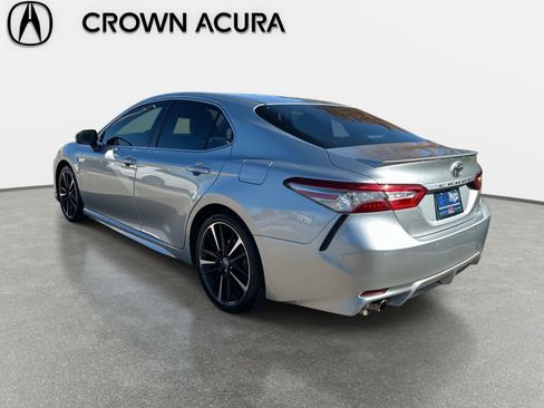 Used 2018 Toyota Camry XSE image 4