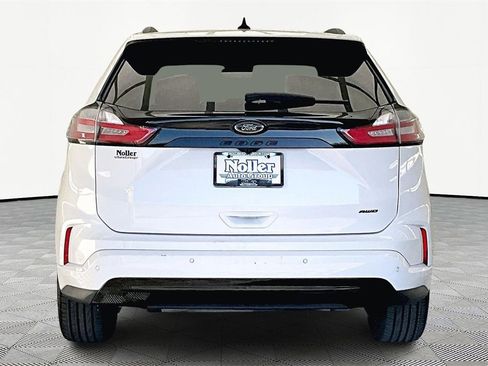 Used 2022 Ford Edge SE w/ Black Appearance Package image 4