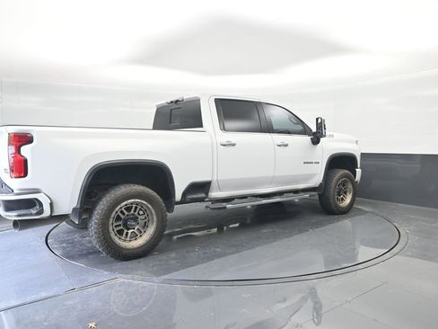 Used 2021 Chevrolet Silverado 2500 High Country w/ Z71 Off-Road Package AWD/4WD image 15