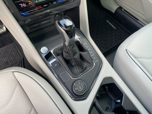 Used 2024 Volkswagen Tiguan SEL R-Line AWD/4WD image 19