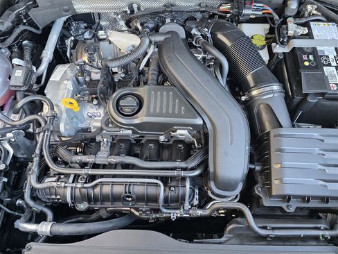 New 2026 Volkswagen Taos SE image 21