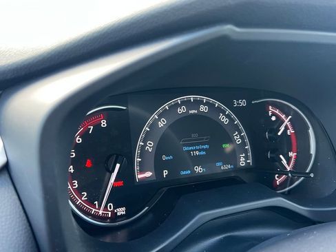 Used 2025 Toyota RAV4 XLE w/ Convenience Package image 21