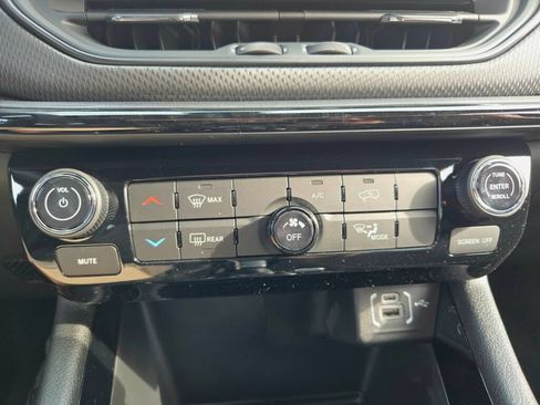 New 2026 Jeep Compass Latitude AWD/4WD image 29