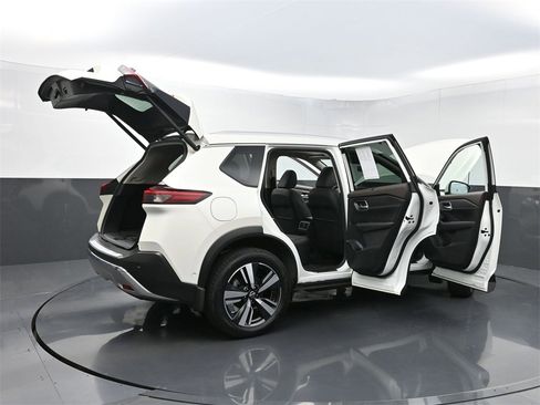 Used 2022 Nissan Rogue Platinum w/ Head-Up Display Package image 42