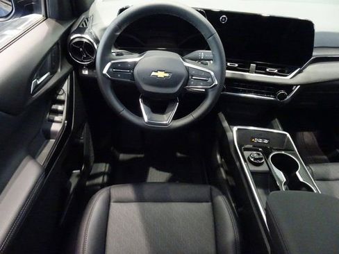New 2026 Chevrolet Equinox LT w/ Convenience Package II AWD/4WD image 6