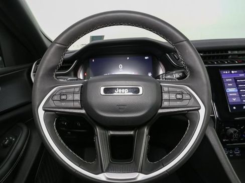 Used 2023 Jeep Grand Cherokee L Laredo AWD/4WD image 31