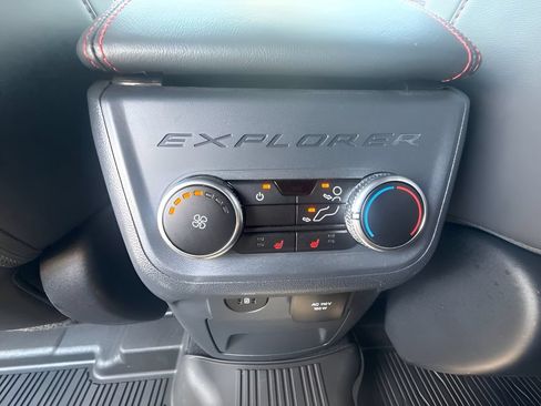 Used 2025 Ford Explorer ST-Line w/ Premium Package AWD/4WD image 11