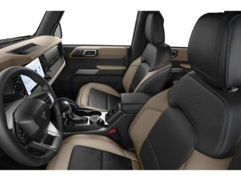 Used 2022 Ford Bronco Wildtrak image 9