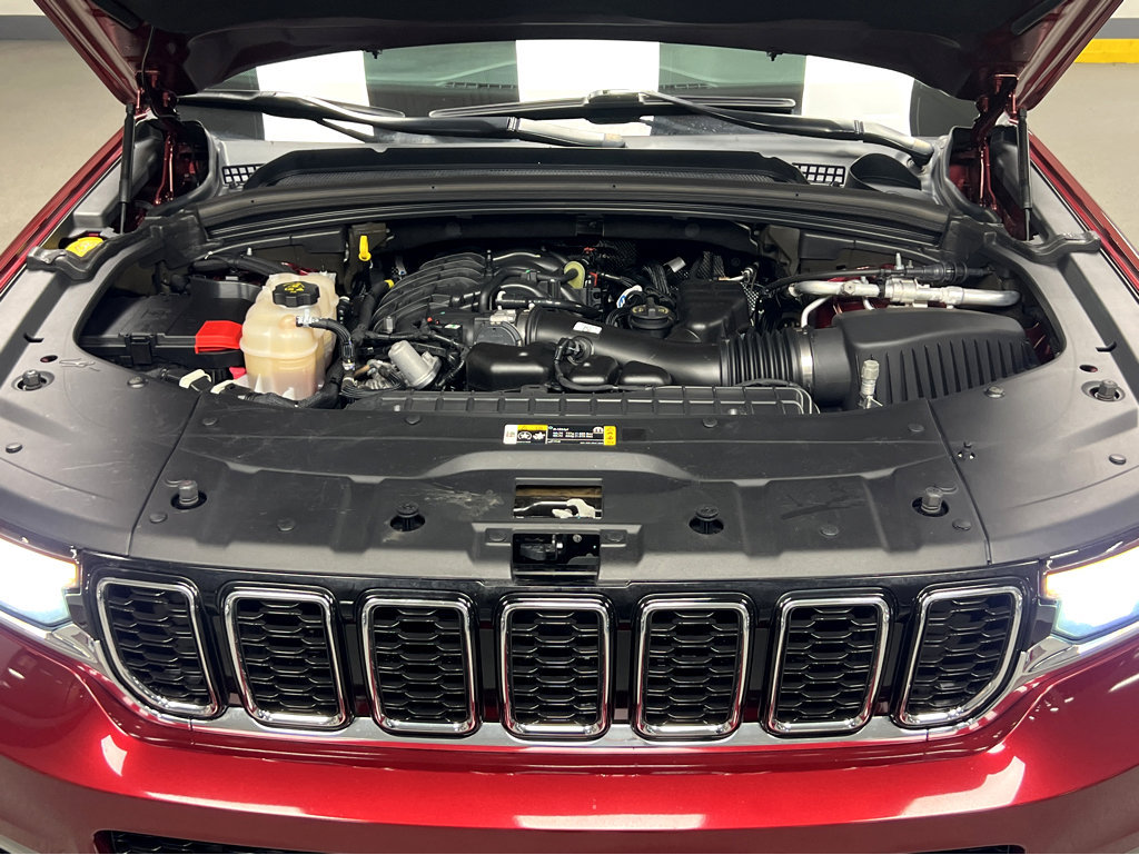 Used 2021 Jeep Grand Cherokee L Limited AWD/4WD image 25