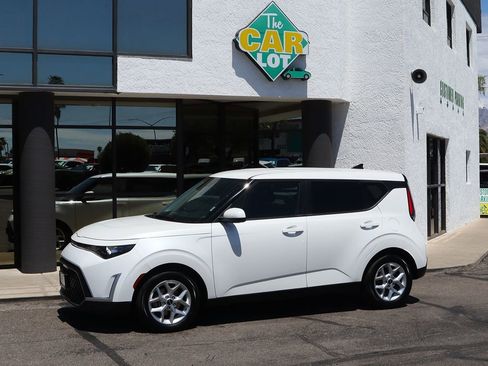 Used 2023 Kia Soul LX w/ Option Group 015 image 7