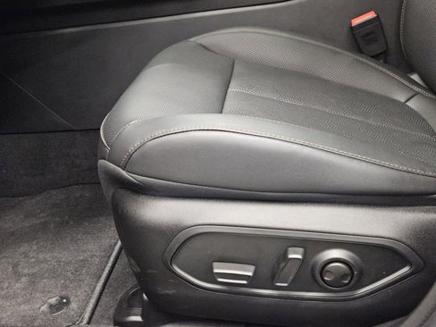 New 2026 Jeep Cherokee Overland image 24