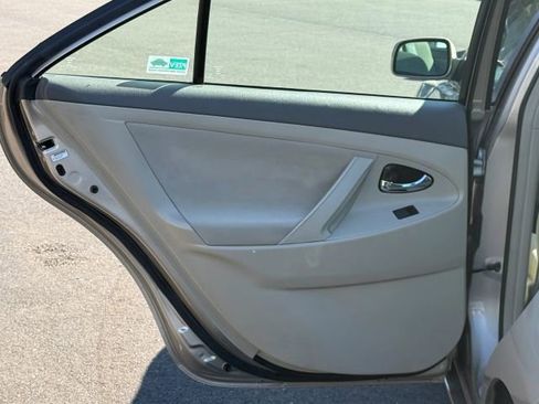 Used 2009 Toyota Camry LE FWD image 22