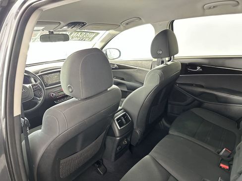 Used 2020 Kia Sorento S FWD image 24