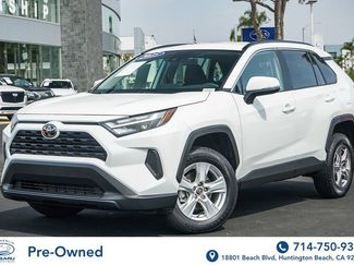 Used 2025 Toyota RAV4 XLE video 1