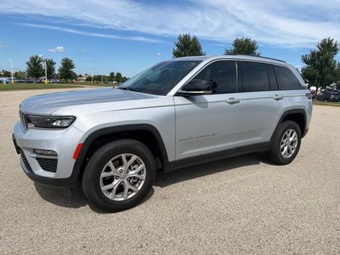 Used 2022 Jeep Grand Cherokee Limited AWD/4WD image 1