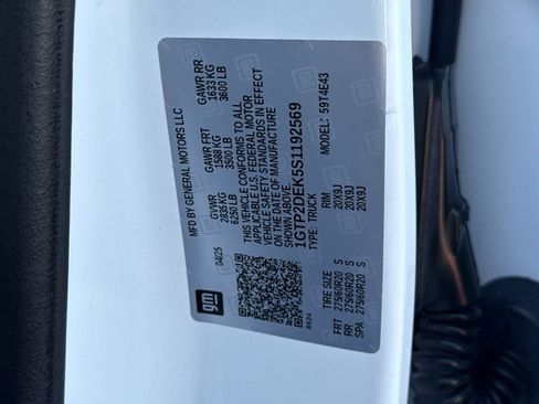 Used 2025 GMC Canyon AT4 w/ Nightfall Edition image 34