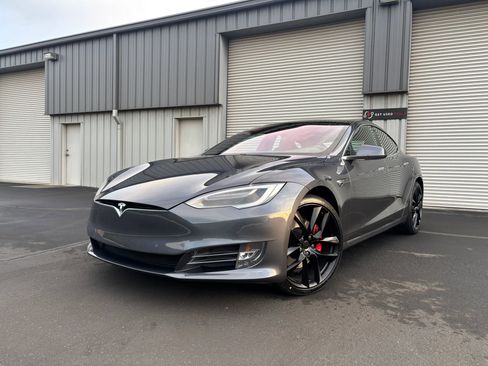 Used 2018 Tesla Model S P100D image 4