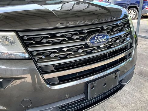 Used 2018 Ford Explorer XLT w/ Equipment Group 202A image 31